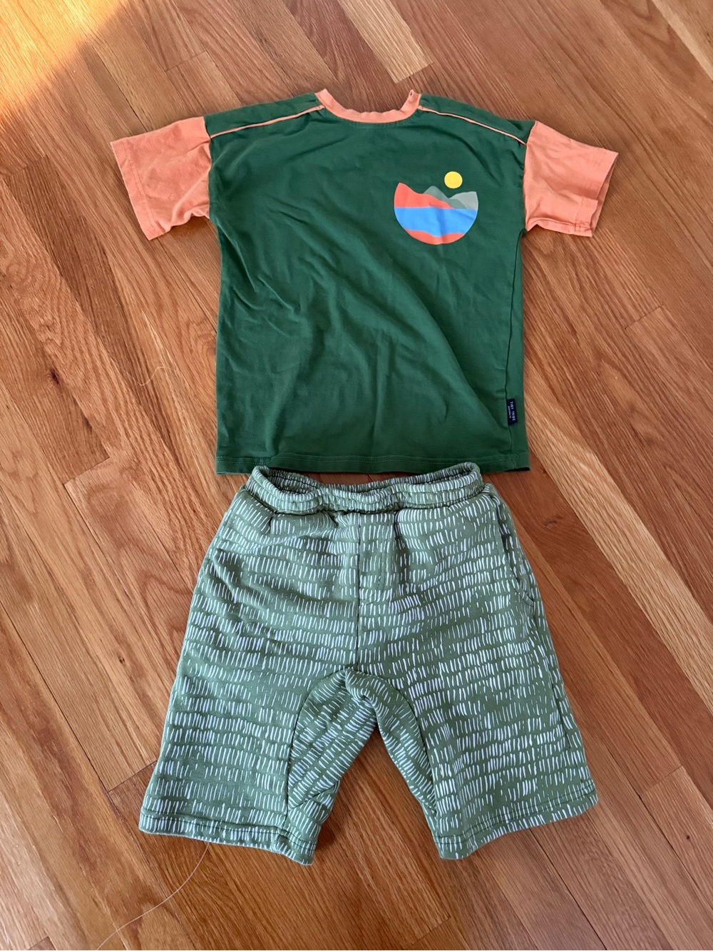 Tiny Tribe Australia Green & Rust Tee and Shorts Set